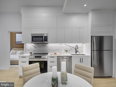 1001 S Broad St unit 3 BR D, Philadelphia, PA 19147 - photo 2