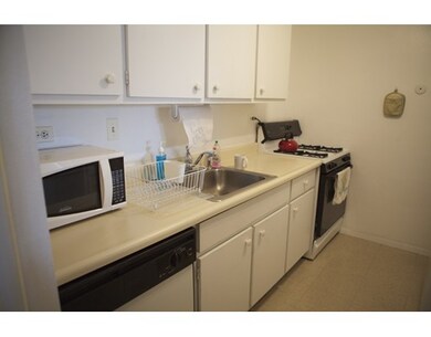 Hawthorne Place Condominium unit 7R, Boston, MA 02114 - photo 4