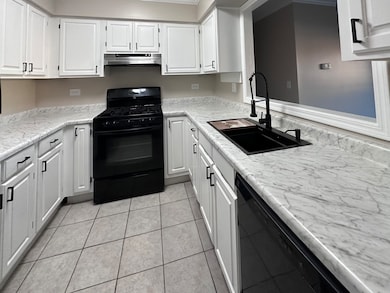 221 Uteg St unit G, Crystal Lake, IL 60014 - photo 6