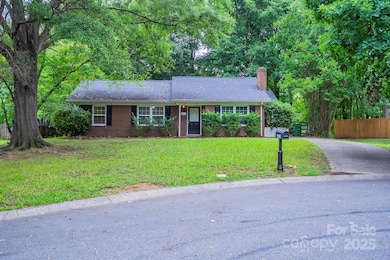 6410 Pineburr Ct, Charlotte, NC 28211 - photo 2