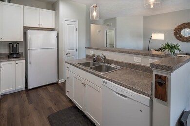 Plenty of Counter Space for Meal Prep!