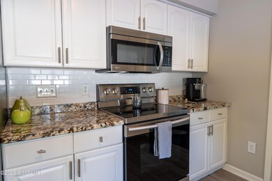 32 Acorn Ave, Rensselaer, NY 12144 - photo 5