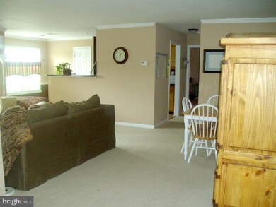 11010 Koman Cir unit 195, Manassas, VA 20109 - photo 3