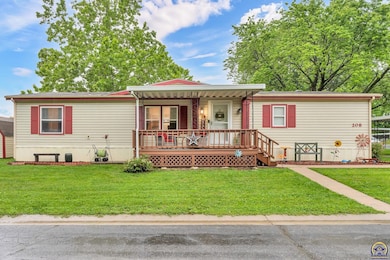 208 SE 48th St, Topeka, KS 66609 - photo 3