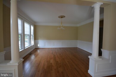 5501 Crofton Green Dr, Fairfax, VA 22030 - photo 3