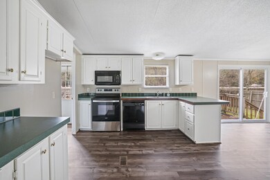 Large, open kitchen would be great for entertaining