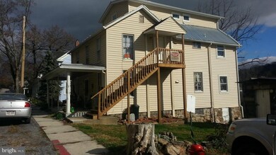 312 Wilkes St unit 3, Berkeley Springs, WV 25411 - photo 6