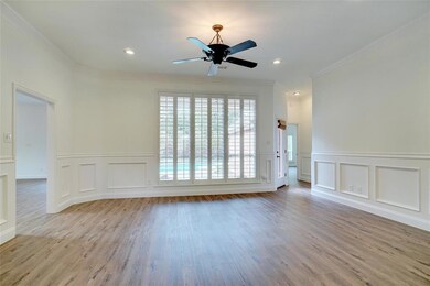 8800 Thornbridge Dr, North Richland Hills, TX 76182 - photo 3