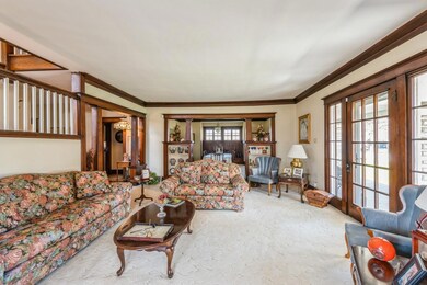 02_403NMainSt_165_LivingRoom_Large