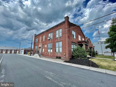302 York St unit 2, Gettysburg, PA 17325 - photo 2