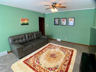 4022 40th St, Des Moines, IA 50310 - photo 4