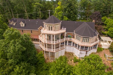 863 Viewpointe