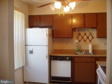 12055 Crimson Ln, Silver Spring, MD 20904 - photo 7