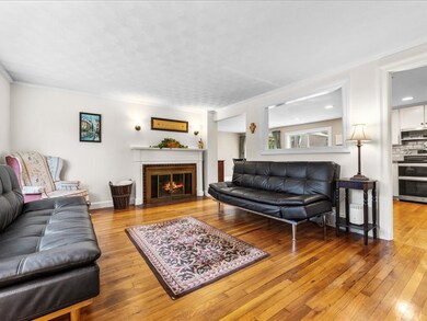 139 Beal Rd, Waltham, MA 02453 - photo 3