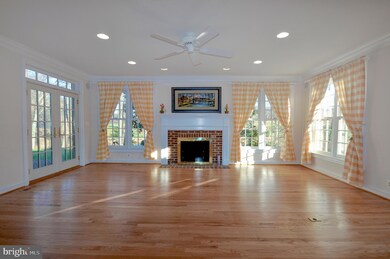 10032 Avenel Farm Dr, Potomac, MD 20854 - photo 7