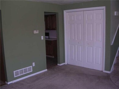 Entry/Foyer.