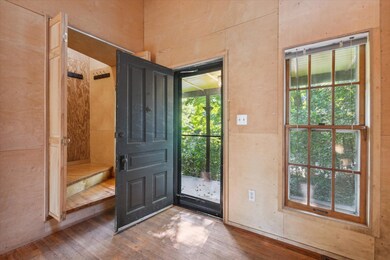 06-713-5th-St-Ann-Arbor-MI-48103-WindowS