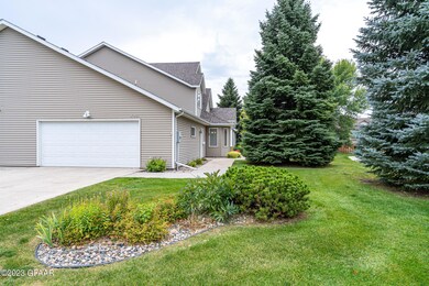 825 Orchard Circle