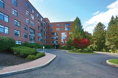 Hampton Place unit 504S, Chestnut Hill, MA 02467 - photo 2