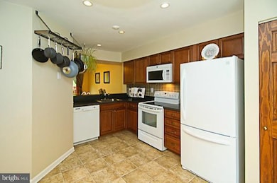 9485 Clocktower Ln, Columbia, MD 21046 - photo 2