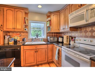 122 Clinton Dr, Mohnton, PA 19540 - photo 6