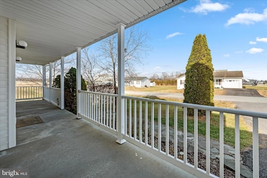 499 Dickenson Dr, Inwood, WV 25428 - photo 4