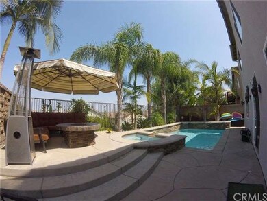 Backyard - Pool & lounge area