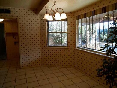 1924 Septiembre Dr, El Paso, TX 79935 - photo 6