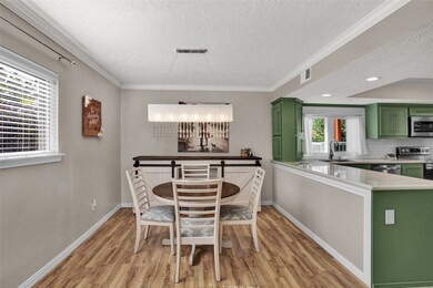 330 Gleneagles Dr, Friendswood, TX 77546 - photo 6