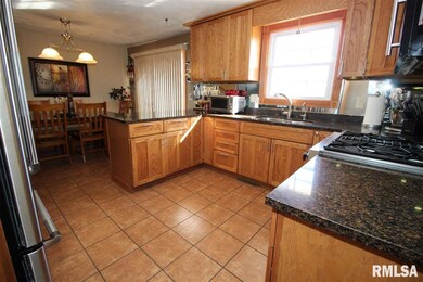 10514 W Eddleman Rd, Hanna City, IL 61536 - photo 7