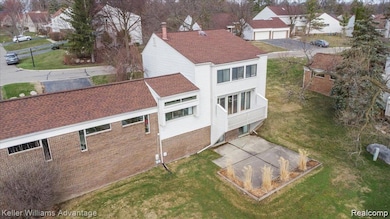 5321 Fairway Ln unit 7, West Bloomfield, MI 48323 - photo 2