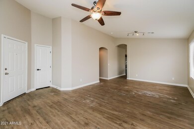 002-photo-living-room-10064493