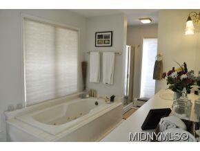 Master bath suite