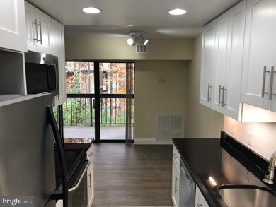 2247 Castle Rock Square unit 11C, Reston, VA 20191 - photo 4