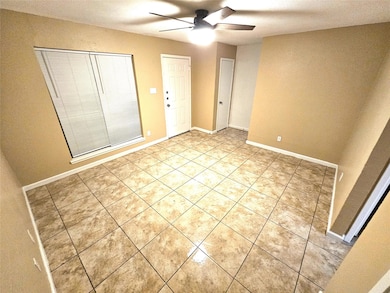 Family room - with newly installed ceiling fan