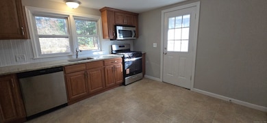 14 W Forrest Dr, Enfield, CT 06082 - photo 6