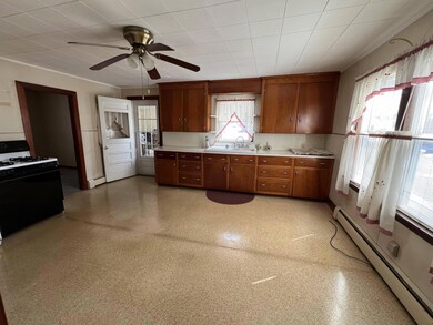 Kitchen/Dining Area
