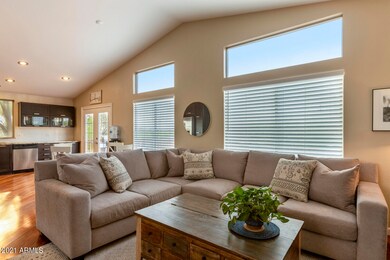10_902_W_Hudson_Way__10_mls