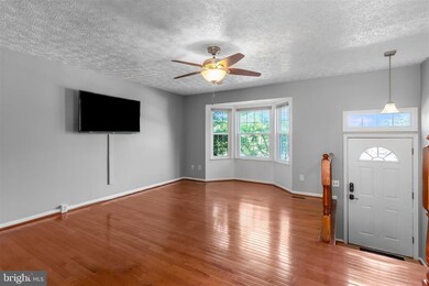 13340 Burkitts Rd, Fairfax, VA 22033 - photo 7