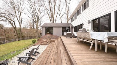 83 Burning Tree Rd, Greenwich, CT 06830 - photo 6