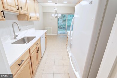 11658 Stoneview Square unit 2B, Reston, VA 20191 - photo 3