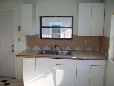 511 Paw Paw St, Cocoa, FL 32922 - photo 2