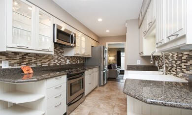 10160 Longmont Dr unit 38/6, Houston, TX 77042 - photo 2