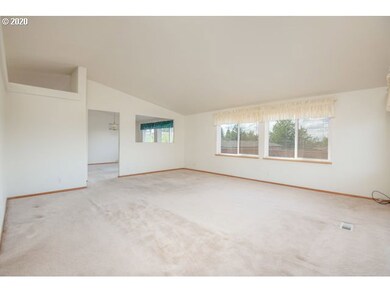 927 SW Alder Cir unit 56, Troutdale, OR 97060 - photo 4