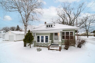 609 Fairview Ave, Manistee, MI 49660 - photo 2