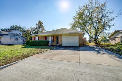 313 Texoma Dr, Whitesboro, TX 76273 - photo 4