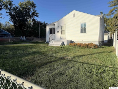 5302 N 39th Cir, Omaha, NE 68111 - photo 2