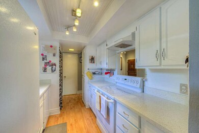 006_Kitchen
