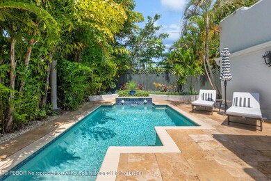 Pool, Fountain, outdoor Dining