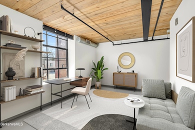 213 Office_staged (1)